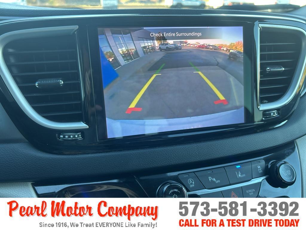 used 2022 Chrysler Pacifica car