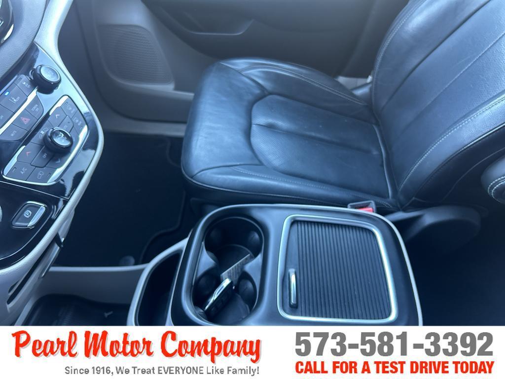 used 2022 Chrysler Pacifica car