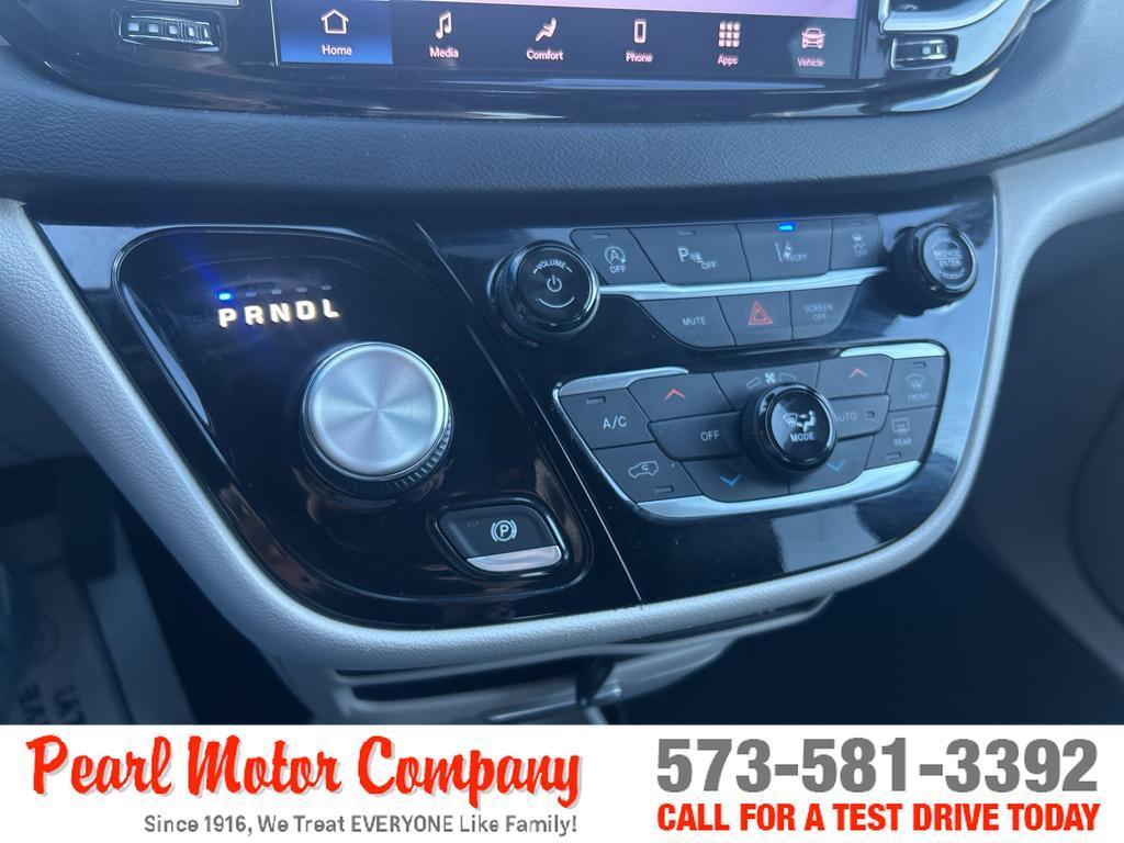 used 2022 Chrysler Pacifica car