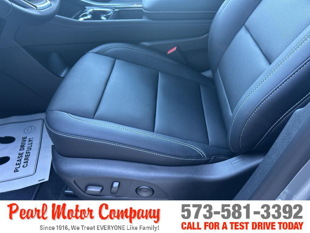 new 2026 Chevrolet Traverse car, priced at $46,420