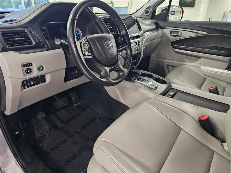 used 2022 Honda Pilot car, priced at $30,795