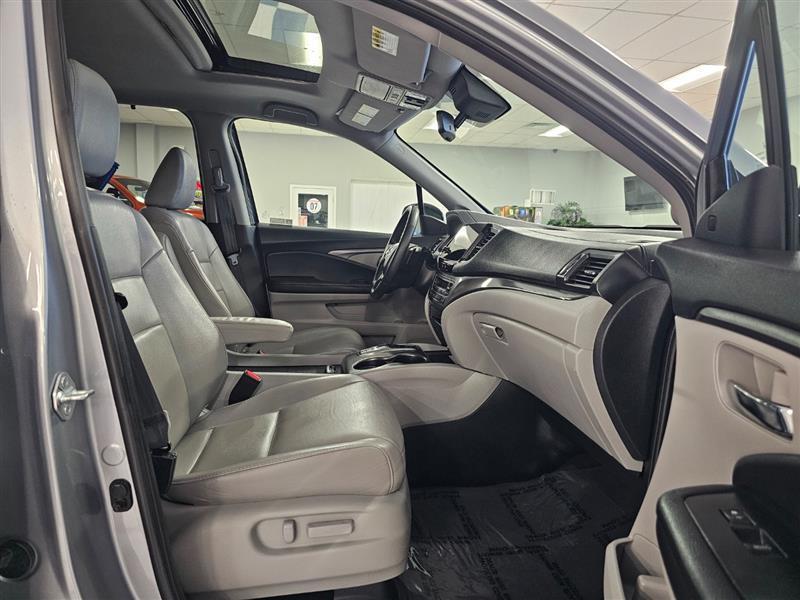 used 2022 Honda Pilot car, priced at $30,795