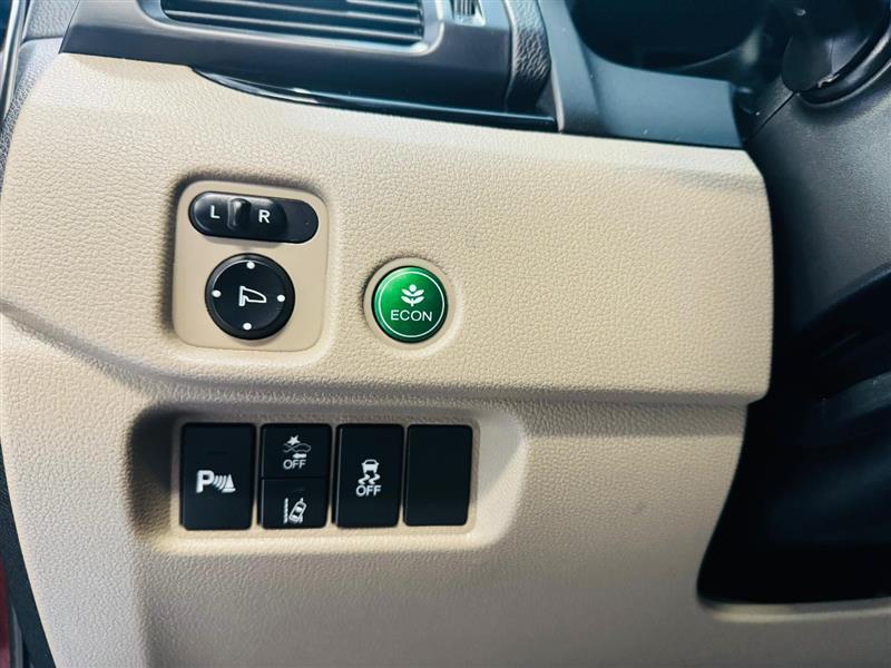 used 2022 Honda Pilot car, priced at $28,495