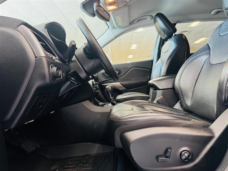 used 2019 Jeep Cherokee car, priced at $13,495