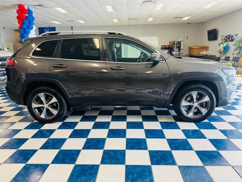 used 2019 Jeep Cherokee car, priced at $13,495