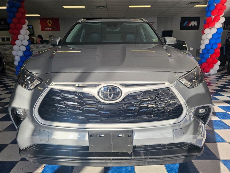 used 2023 Toyota Highlander car, priced at $30,995