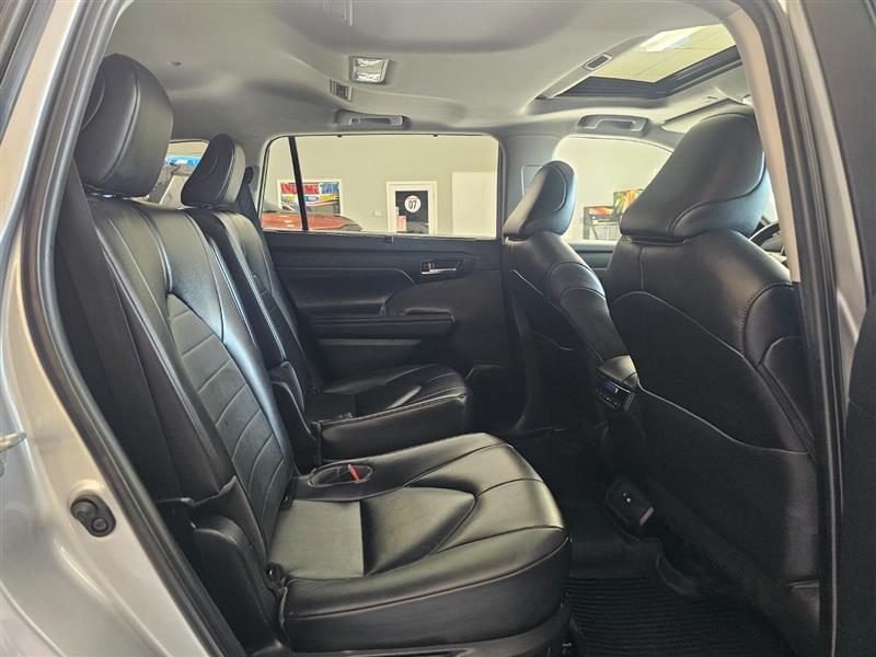 used 2023 Toyota Highlander car, priced at $30,995