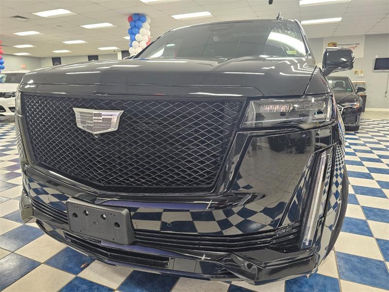 used 2022 Cadillac Escalade ESV car, priced at $50,995