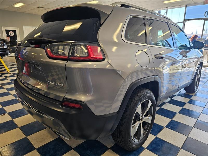 used 2020 Jeep Cherokee car, priced at $15,495