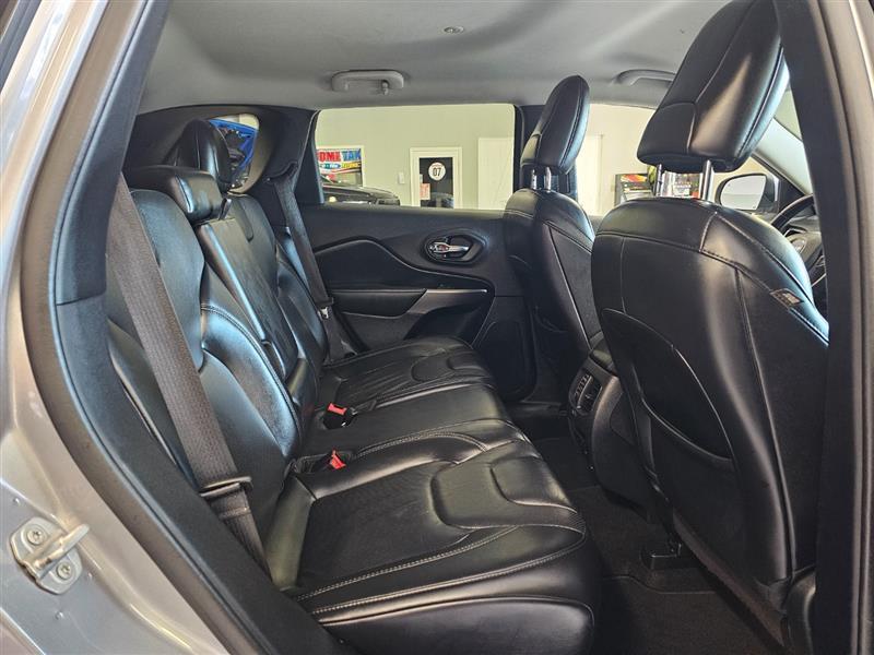 used 2020 Jeep Cherokee car, priced at $15,495