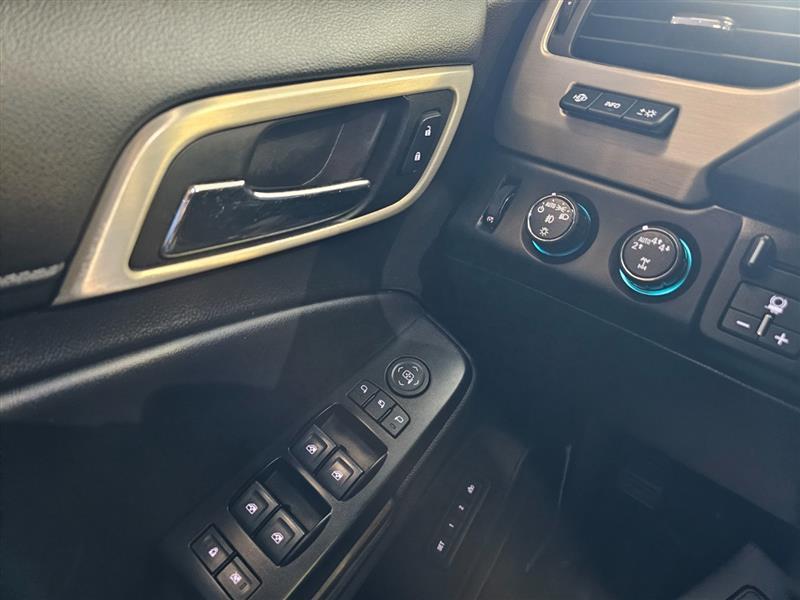 used 2018 GMC Yukon car, priced at $25,995