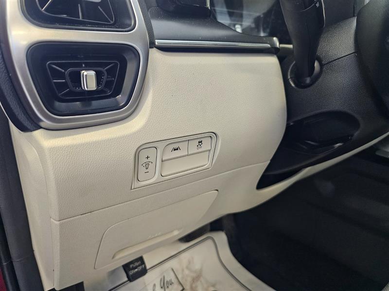 used 2022 Kia Sorento car, priced at $22,995