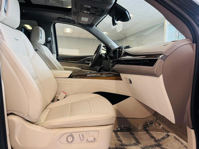 used 2022 Cadillac Escalade ESV car, priced at $66,795