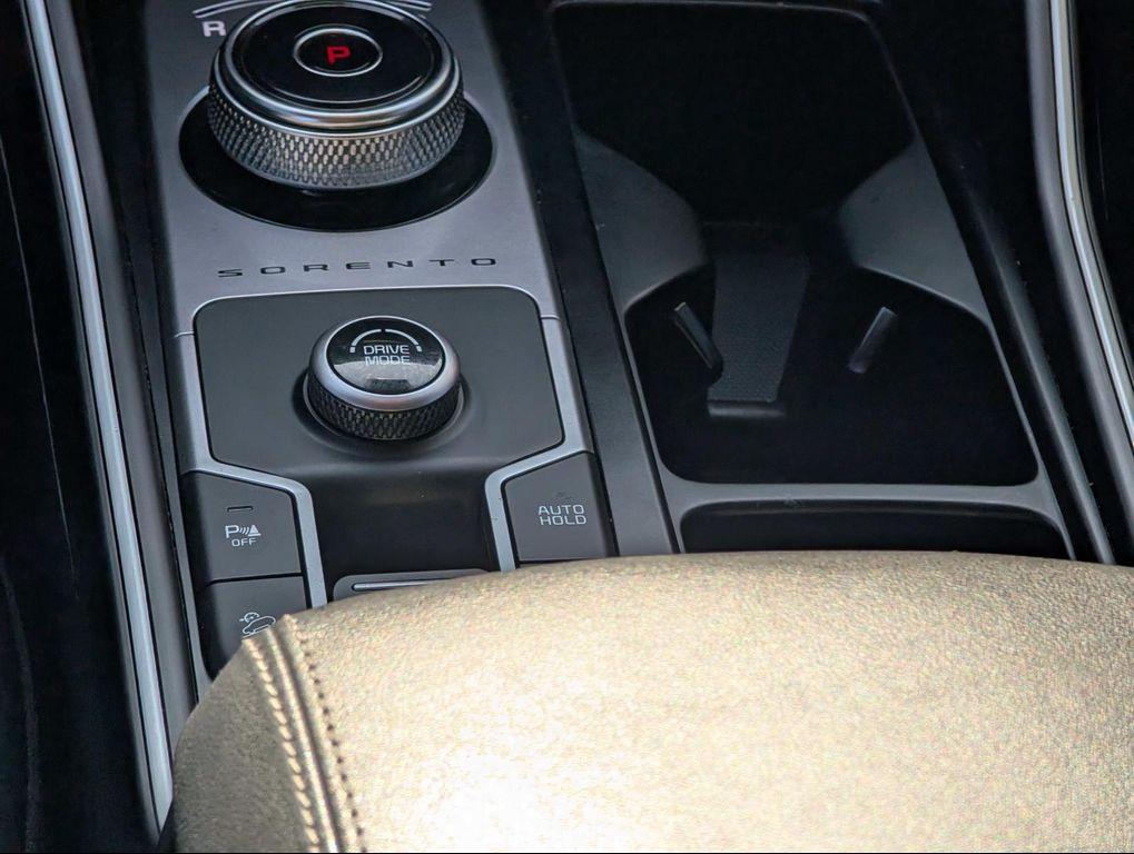 used 2022 Kia Sorento Hybrid car, priced at $23,488