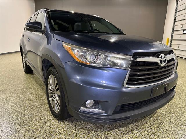 used 2016 Toyota Highlander car, priced at $18,465