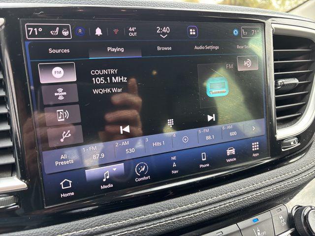 used 2022 Chrysler Pacifica Hybrid car, priced at $18,787