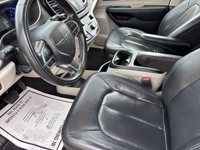 used 2022 Chrysler Pacifica Hybrid car, priced at $18,787