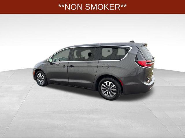 used 2022 Chrysler Pacifica Hybrid car, priced at $18,787