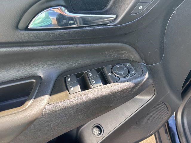 used 2023 Chevrolet Equinox car, priced at $19,989