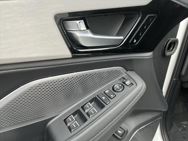 new 2025 Acura MDX car, priced at $53,150
