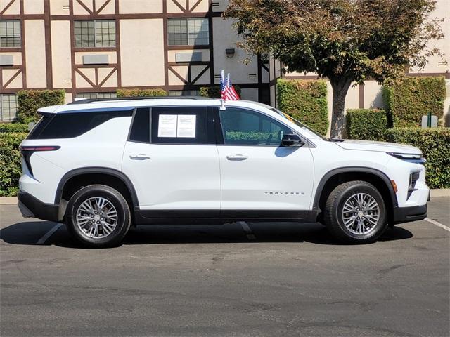 used 2024 Chevrolet Traverse car, priced at $38,999