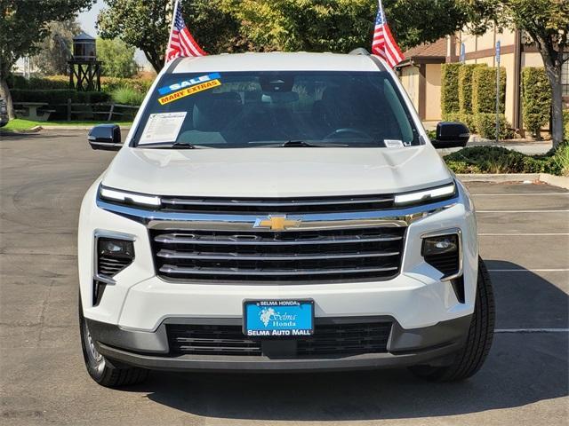 used 2024 Chevrolet Traverse car, priced at $38,999