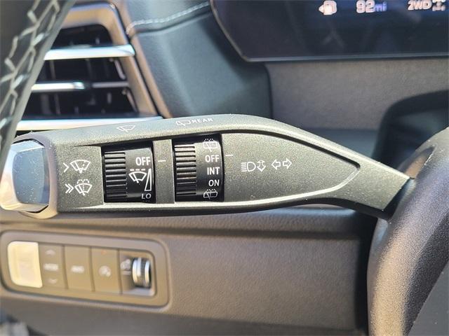 used 2024 Chevrolet Traverse car, priced at $38,999