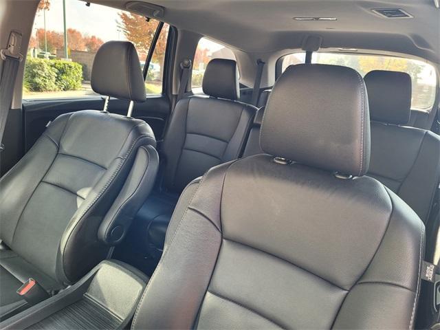 used 2022 Honda Pilot car, priced at $32,801