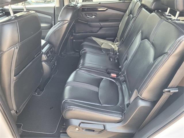 new 2025 Honda Pilot car, priced at $52,235