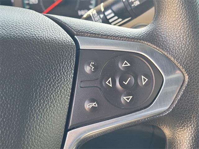 used 2022 Chevrolet Traverse car, priced at $25,316