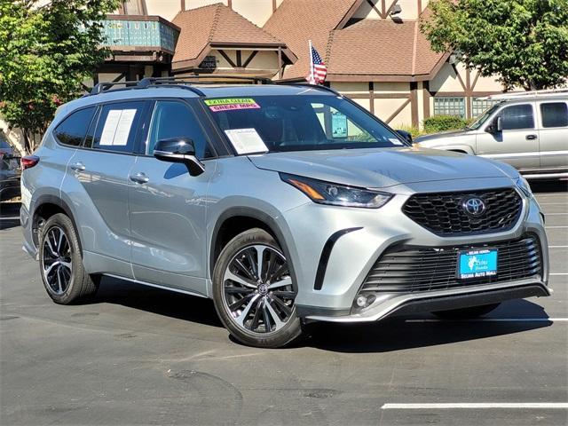 used 2021 Toyota Highlander car, priced at $35,789