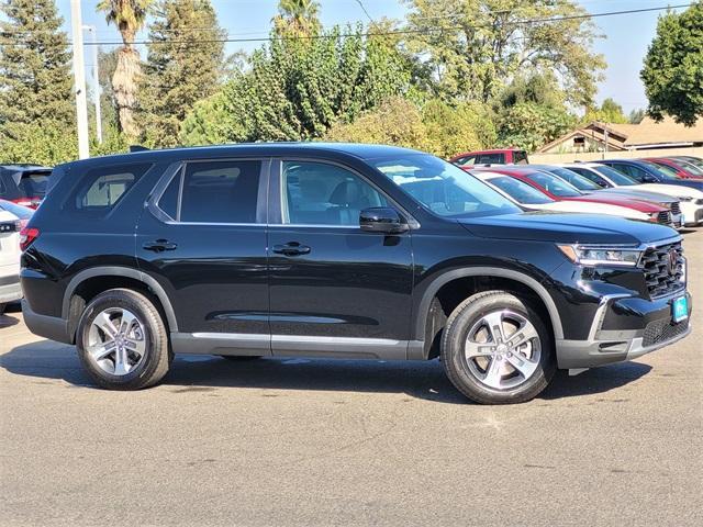 new 2025 Honda Pilot car, priced at $45,325