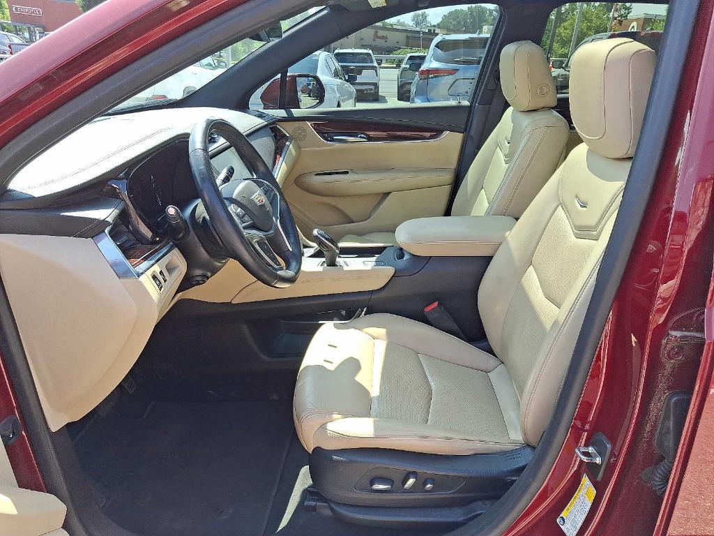 used 2018 Cadillac XT5 car, priced at $17,995
