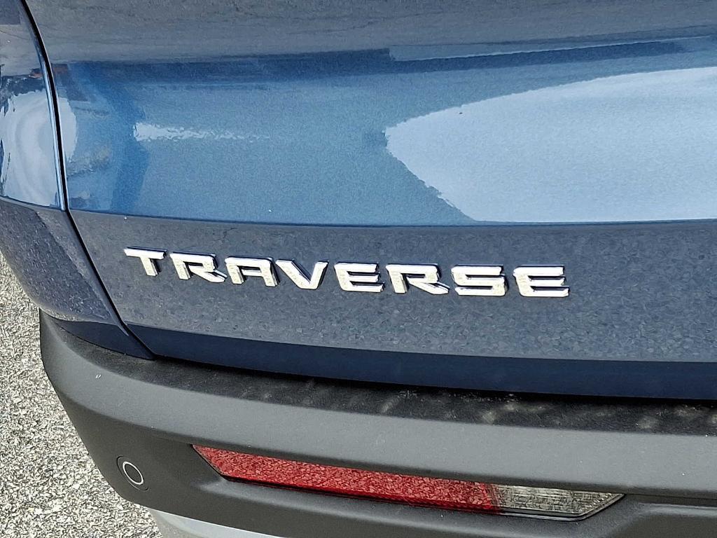new 2025 Chevrolet Traverse car, priced at $41,495