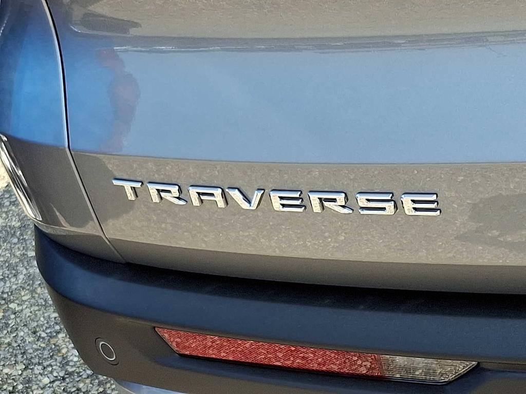 new 2025 Chevrolet Traverse car, priced at $41,495