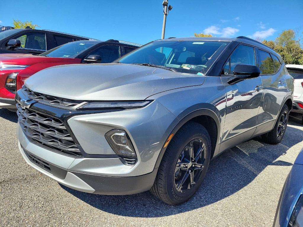 new 2025 Chevrolet Blazer car, priced at $38,311