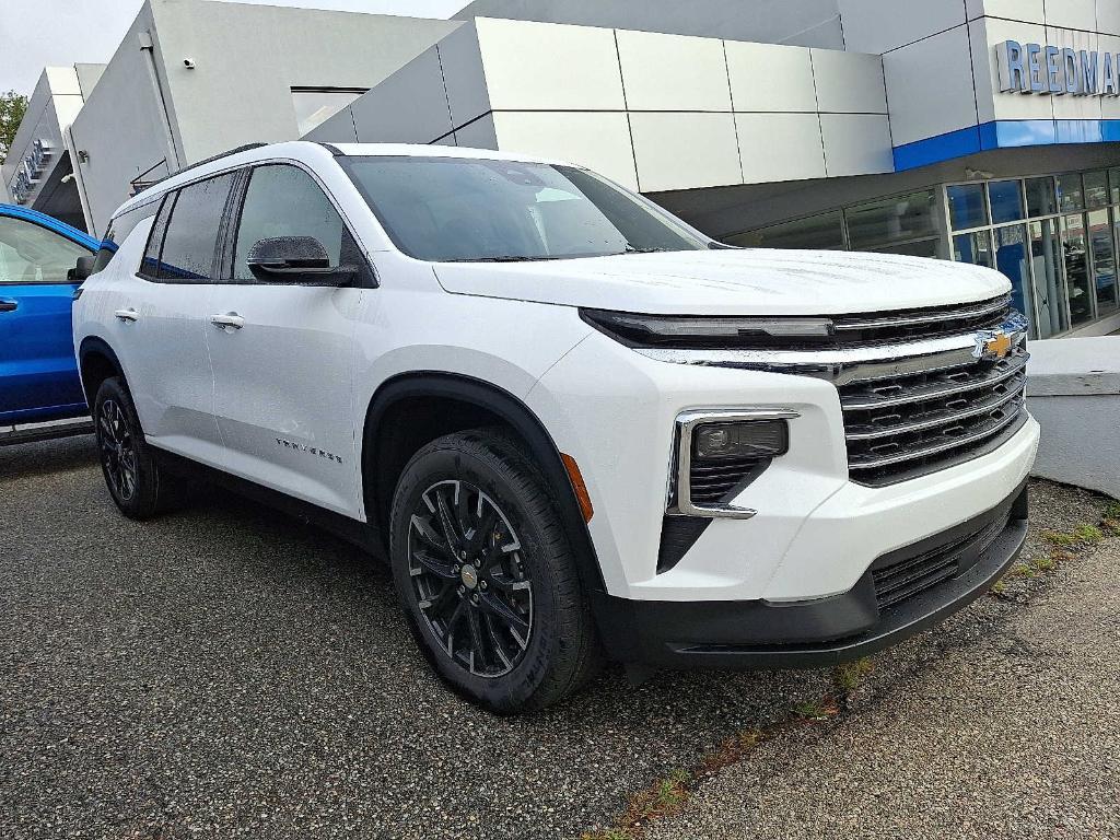 new 2026 Chevrolet Traverse car, priced at $43,990