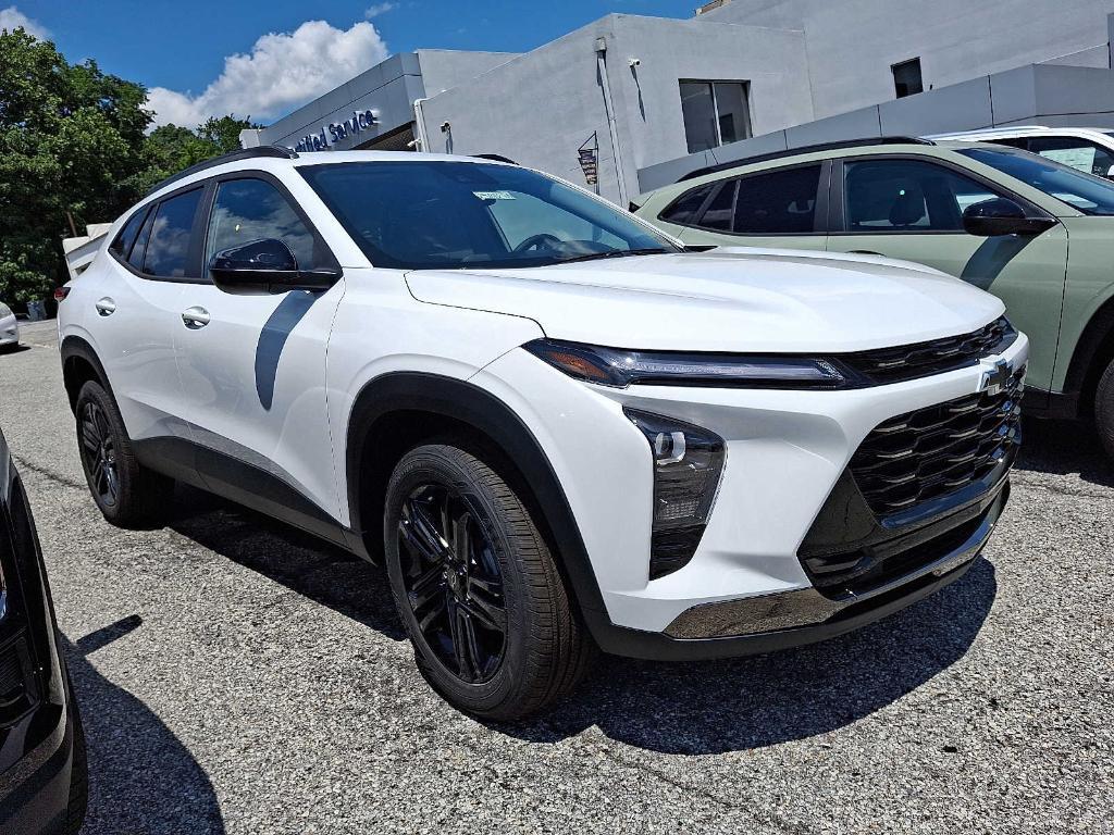new 2025 Chevrolet Trax car, priced at $27,085