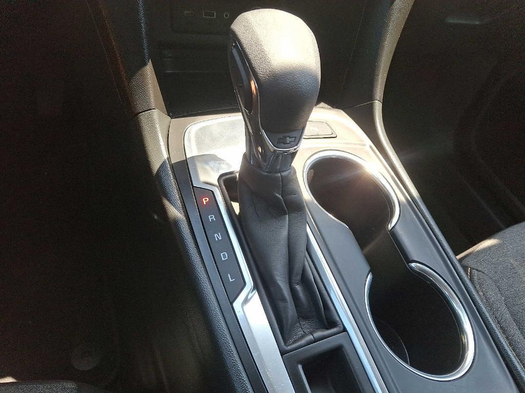 used 2022 Chevrolet Equinox car, priced at $24,496