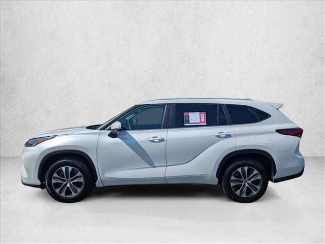 used 2023 Toyota Highlander car, priced at $34,995