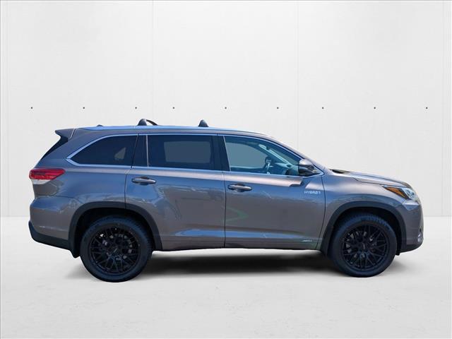 used 2019 Toyota Highlander Hybrid car, priced at $30,025