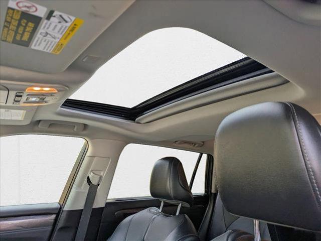 used 2022 Toyota Highlander car, priced at $38,999