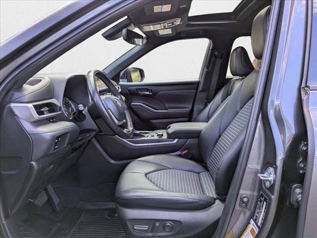 used 2023 Toyota Highlander car, priced at $37,895