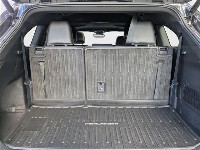 used 2023 Toyota Highlander car, priced at $37,895