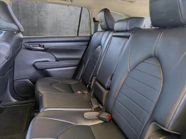 used 2020 Toyota Highlander car, priced at $32,659