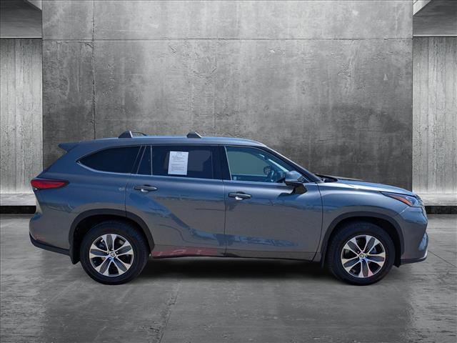 used 2020 Toyota Highlander car, priced at $32,659