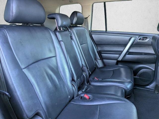 used 2013 Toyota Highlander car, priced at $11,995