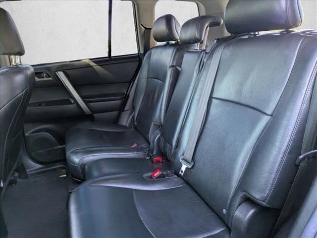 used 2013 Toyota Highlander car, priced at $11,995