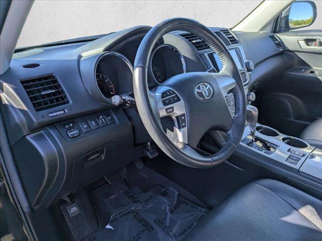 used 2013 Toyota Highlander car, priced at $11,995