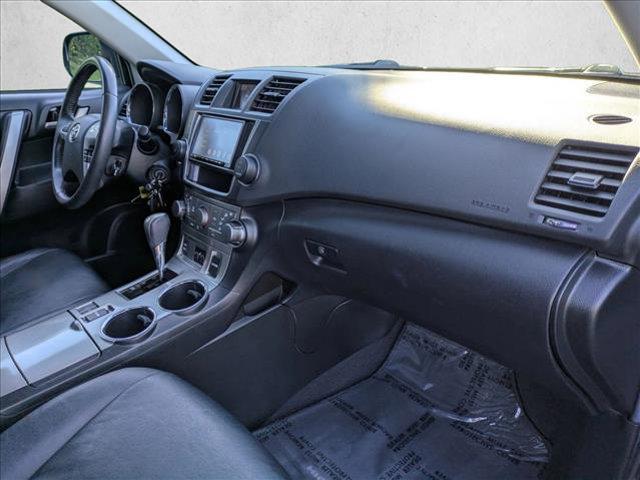 used 2013 Toyota Highlander car, priced at $11,995